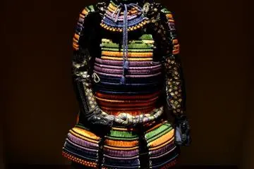 Strangely, the kanji on this armour is "love"