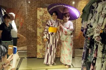 Prenez une photo à l'intérieur du magasin