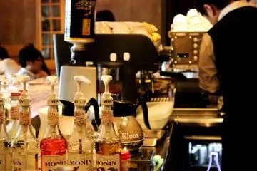 Broad range of cold drinks and freshly brewed coffee