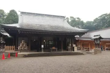Hikawa's honden, or main holding of the shrine's god