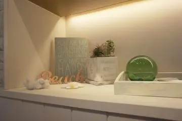 Decorations making it feel like a seaside restaurant