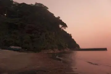 The 'hidden' beach showed some of the beautiful nature of Enoshima