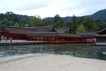 <p>Pemandangan dari arah yang berlawanan</p>