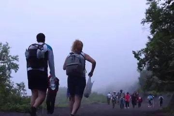 Mây trắng trên núi Phú Sĩ