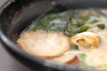 Ramen kerang Hokkaido adalah makanan terbaik yang perlu dicoba di Hokkaido, namun tetap enak dicoba di Kumamoto