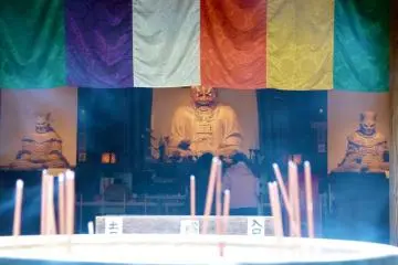 Enma-daio sits in the middle of the hall and is the greatest king of ten Kings in Hades