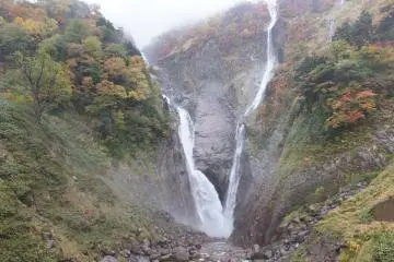 Fog lifting at Shomyo Falls 