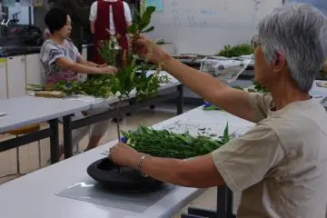 In one session, students practice assembling different arrangements several times