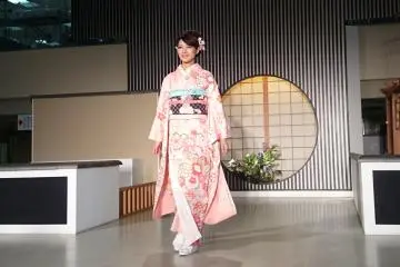 Charming Japanese model is looking absolutely pretty in pink