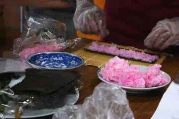ข้าวสีชมพูจะเป็นกลีบดอก