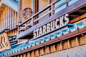 Starbucks are a great place to take a break with free Wi-Fi, from Osaka to Kyoto and Mie (Photo: Romeo A / Unsplash)