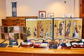 Des souvenirs régionaux vendus dans la boutique