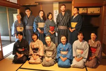 Trying on Matsusaka-style yukata