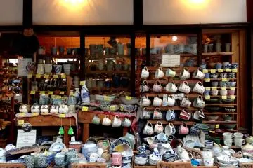 Store selling ceramics