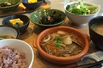 Set Meal at Asushoku  (Photo: Etsuko Noda)
