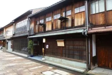 Higashi Chaya District