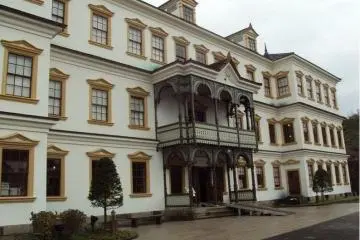 Side front view of the mining office.