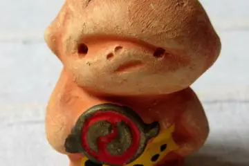 One more tiny creature from Gora - goblin made of clay is only 4 cm tall