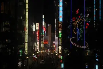 One of the most known places of Shinjuku; the building decorated with music notes is one of the most popular karaoke bars in Tokyo