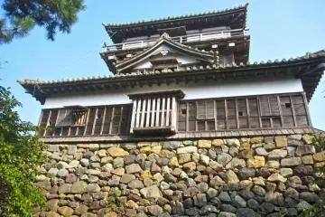 <p>หน้าต่างอิชิโอโตะชิอีกด้านหนึ่งของปราสาท</p>