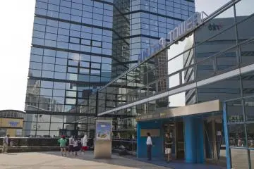 The entrance has souvenir shops
