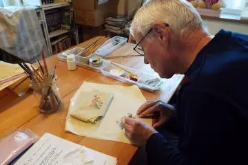 Rey trying his hand at adding gold trim