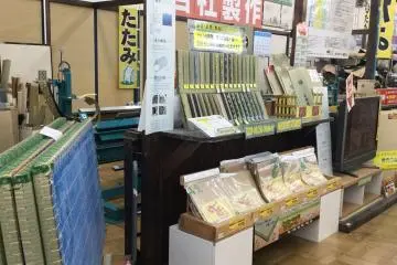 Tatami making and repair is fascinating to watch.
