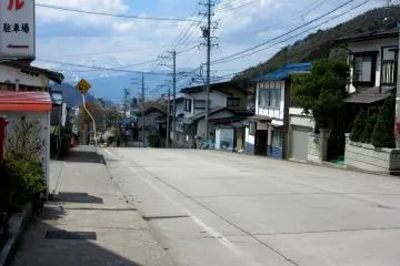 Jalanan di Yudanaka. Saya berjalan 40 menit dan tidak ada siapa-siapa!