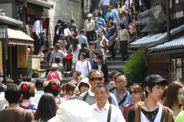 Jalanan padat di Kyoto