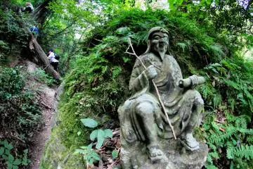 At the start of the climb there's some statues in the jungle