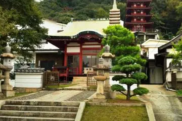 <p>The temple grounds are well-looked after and quite attractive</p>