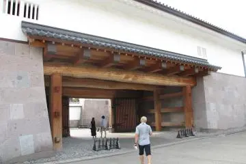 The Kahoku-mon gate