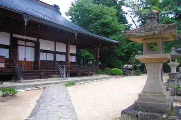 Shrines line this enjoyable 5km track