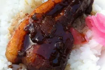 Perut babi direbus dengan miso