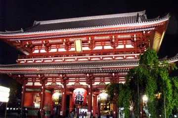 I found Asakusa looking even better at night than in the daytime