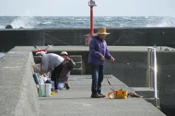 Locals fish on any weather!