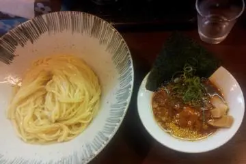 660g of noodles with super-spicy soup