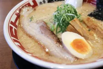 Pork char siu in thick pork bone broth