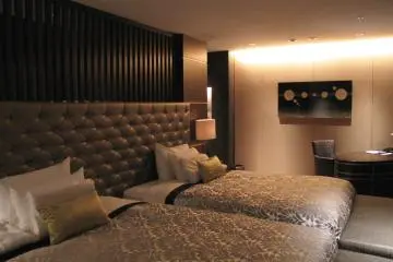 The royal suite bedroom