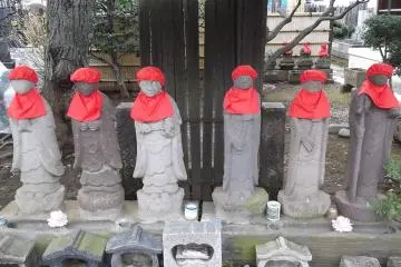 A line of statues by the path