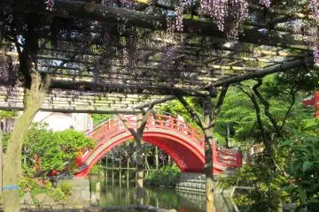 Kameido jinja and garden