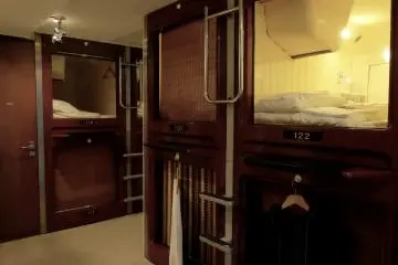 Alrededor de 30 cápsulas por habitación