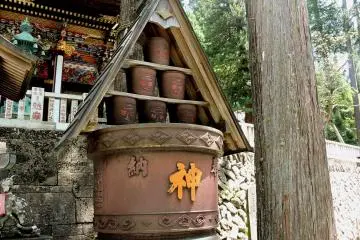 This pyramid of buckets seems to be a feature of shrines in the Chichibu area