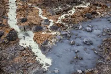 Hot, sulfurous streams