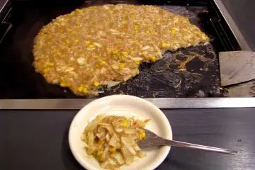 All mixed together again and monja is ready for eating!