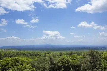 La vue depuis le dernier étage, lorsqu'il fait beau.