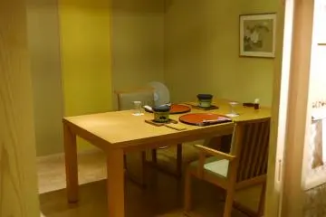 Espace ouvert pour les repas privés.