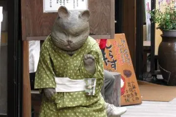 Maneki neko dalam balutan kimono