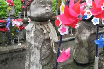 Jizo untuk mengenang anak-anak
