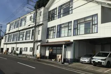 Gallery image